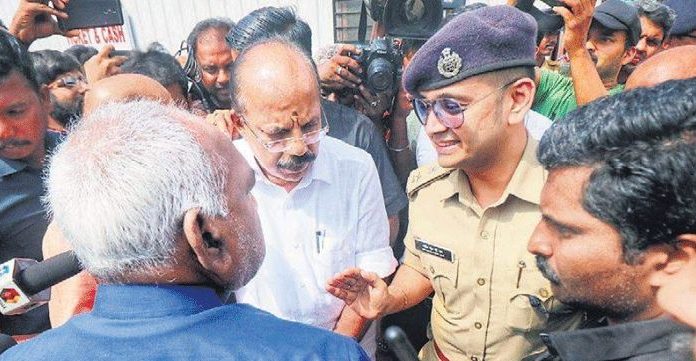 കേന്ദ്രമന്ത്രി പൊന് രാധാകൃഷ്ണനോട് കയര്ത്ത എസ്.പി: യതീഷ് ചന്ദ്രയ്ക്ക് പണികിട്ടി, അന്വേഷണം, ഇടപെട്ട് കേന്ദ്രം