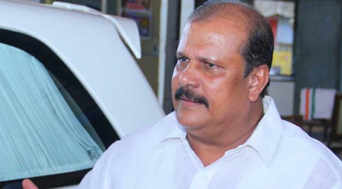 എന്തിനാ ഇങ്ങനെ ശമ്പളം വാങ്ങി കൂട്ടുന്നത്. മനുഷ്യരല്ലേ, പത്തേക്കറുള്ള കര്ഷകന് ഇവിടെ കഞ്ഞി കുടിക്കാന് വകയില്ല
