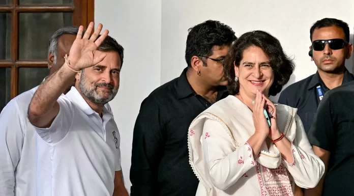 പ്രിയങ്കയ്ക്കും രാഹുലിനും എതിരെ പോസ്റ്റര്: ആസൂത്രിത നീക്കമെന്ന് സംശയം