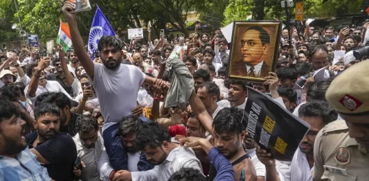 ജന്തര് മന്തറിലെ പ്രതിഷേധം: വിദ്യാര്ത്ഥികള്ക്കും അദ്ധ്യാപകര്ക്കും ഡല്ഹി സര്വ്വകലാശാലയുടെ മുന്നറിയിപ്പ്