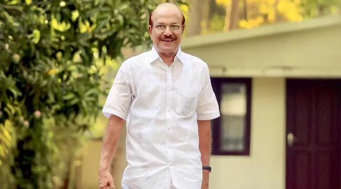 മന്ത്രി കുഞ്ഞാലിക്കുട്ടിയെ കാണാന് ഇടനിലക്കാര് കനിയണം: വിമര്ശനവുമായി കോണ്ഗ്രസ് ജില്ലാ നേതൃത്വം
