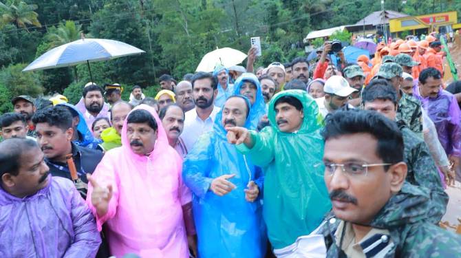 v d satheesan at wayanad
