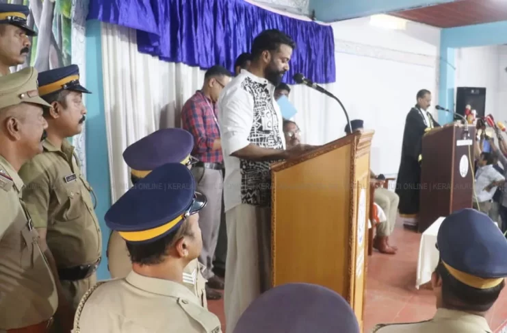 ചരിത്രത്തില് ആദ്യം: ജയിലില് കൗണ്സിലറായി സത്യപ്രതിജ്ഞ ചെയ്ത് കാപ്പ കേസ് പ്രതി