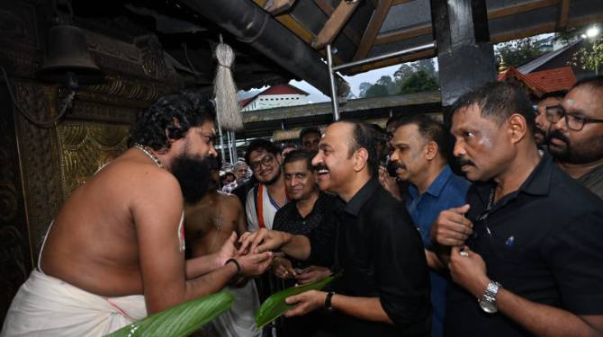 ശബരിമലയെ രാജ്യത്തെ ഏറ്റവും മികച്ച തീർത്ഥാടന കേന്ദ്രമാക്കി മാറ്റും: മുഖ്യമന്ത്രി വി ഡി സതീശൻ